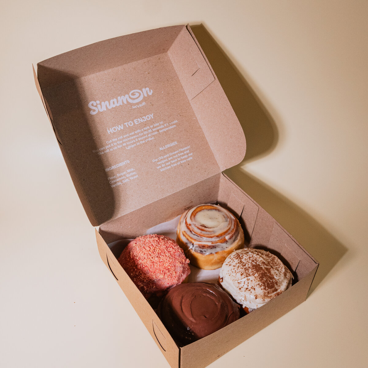 Box of 4 cinnamon rolls